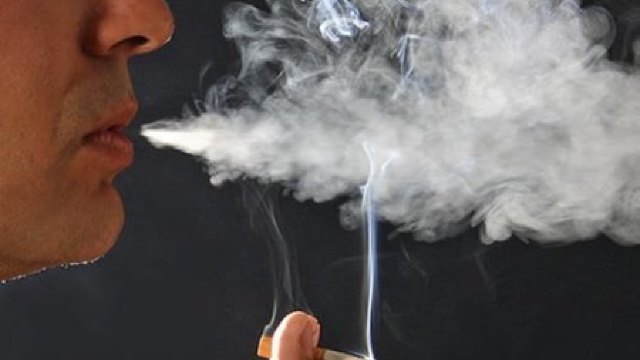 O companie din Japonia acordă angajaților nefumători șase zile libere în plus față de colegii fumători 