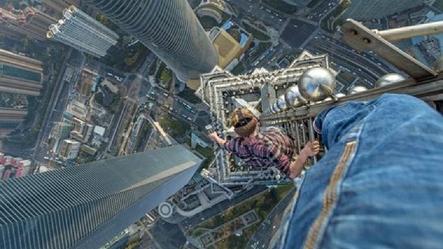 Tânărul german care a escaladat piramida din Egipt a cucerit turnul de televiziune din China 