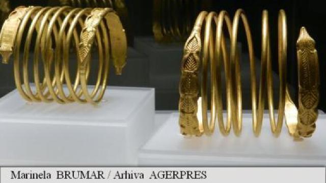 Povestea aurului dacic, prezentată într-o expoziție deschisă la Sarmizegetusa Regia (FOTO) 