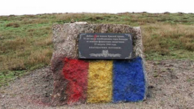 Un monument sovietic din Tighina vopsit în TRICOLOR. Cazul este anchetat