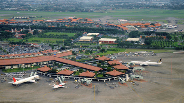 Două avioane au intrat în coliziune pe un aeroport din Jakarta