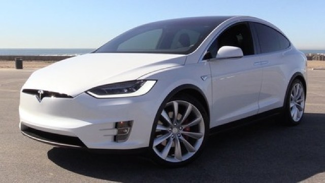 Producătorul de automobile electrice Tesla retrage 2.700 de automobile