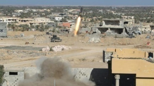 Artileria turcă și coaliția condusă de SUA au bombardat poziții ale Statului Islamic în Siria