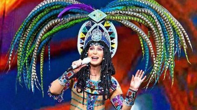 DOCUMENTAR: Cher împlinește 70 de ani