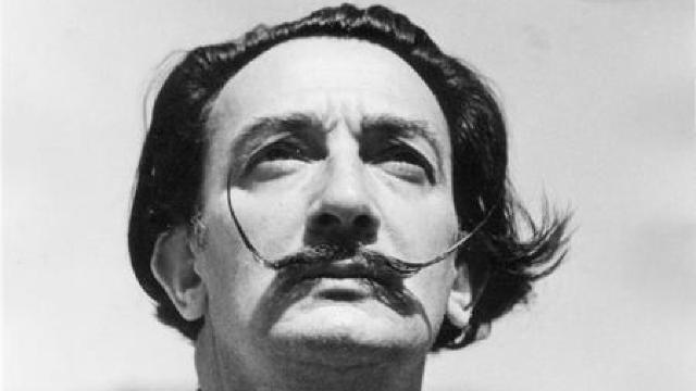 PORTRET: Salvador Dalí – „Dacă vei juca rolul unui geniu, vei deveni unul”