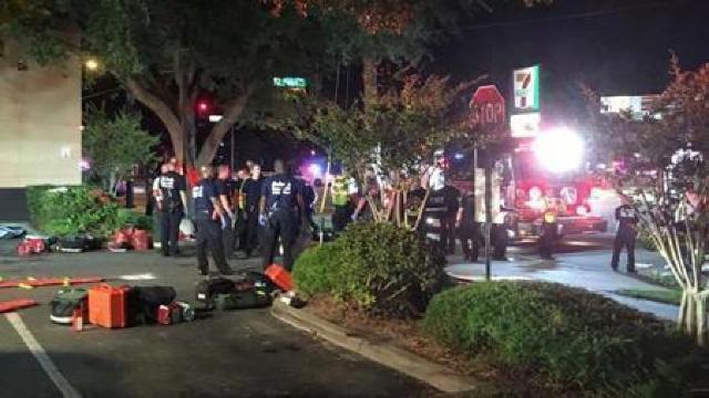 Atac la Orlando: Un fost pușcaș marin devenit agent de securitate a salvat zeci de vieți 