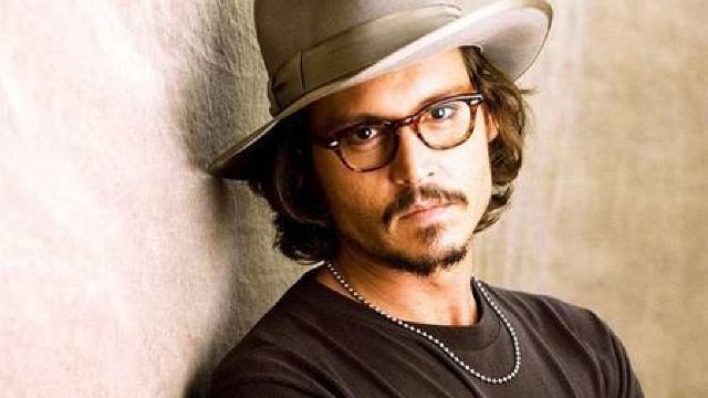 Johnny Depp se refugiază în castelul lui Dracula