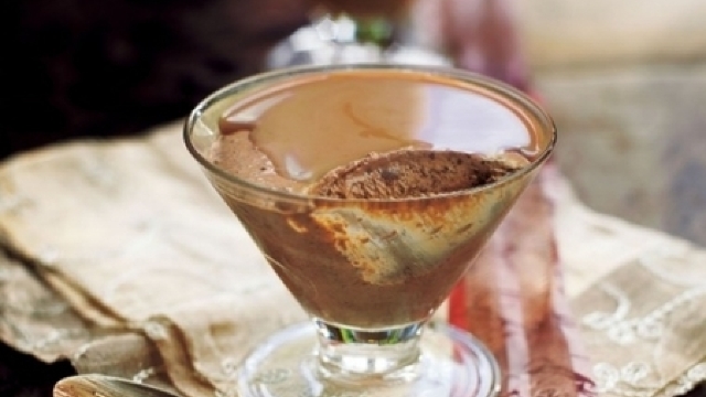 Desert: Parfait de ciocolată cu cremă de whiskey!