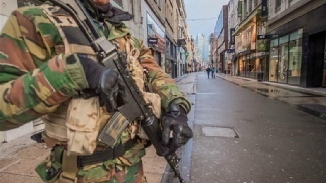 Alertă cu bombă la Bruxelles: un suspect a fost reținut 