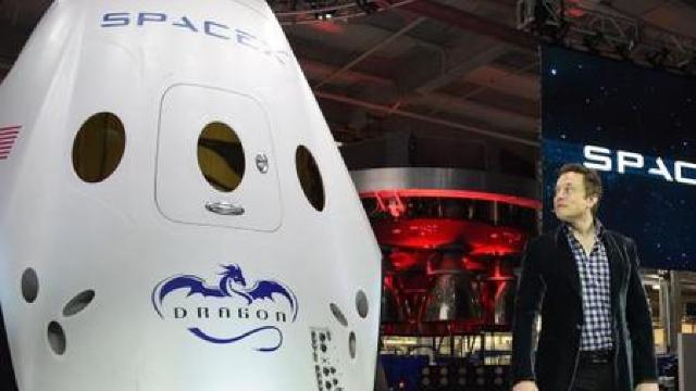 SpaceX va transporta primul om pe Marte în anul 2024