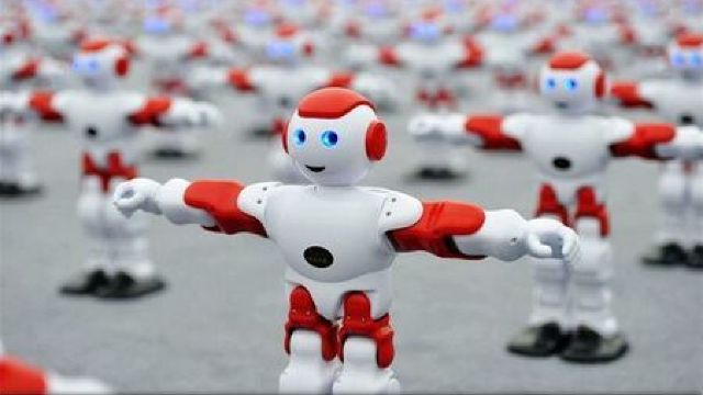 Un nou record pentru cel mai mare dans de roboți simultan -FOTO