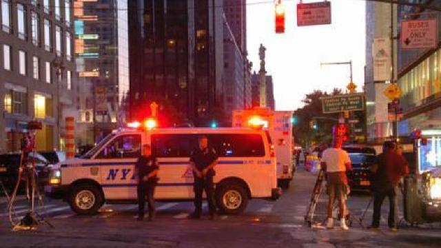New York: 13 răniți după ce un autobuz turistic a intrat într-un copac 