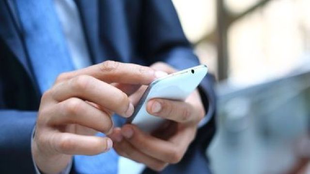SMS-urile, dăunătoare pentru adolescenți