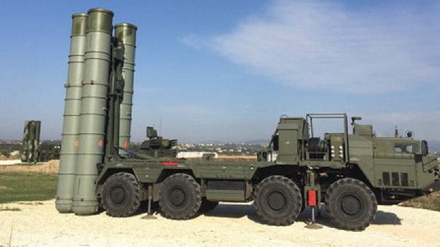 Rusia va desfășura sisteme antirachetă S-400 în Crimeea (responsabil militar) 