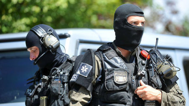 Poliția austriacă a destructurat o grupare de traficanți de persoane