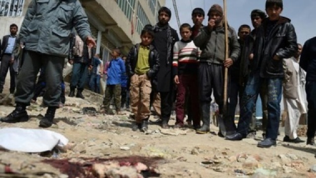 Afganistan: Cel puțin 61 de morți și 207 de răniți într-un atentat la Kabul revendicat de ISIS