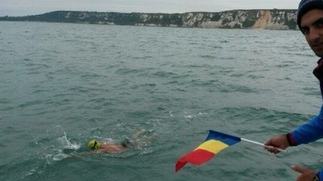 Un român a traversat înot Canalul Mânecii, FĂRĂ costume și accesorii speciale