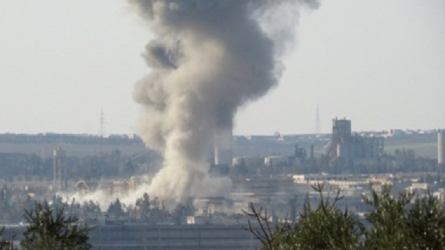 Siria | Explozii violente la o bază militară din Damasc