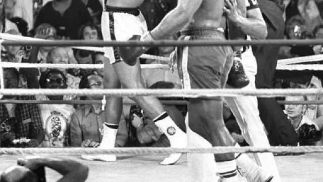 Centura de campion mondial al legendarului pugilist Muhammad Ali va fi scoasă la licitație