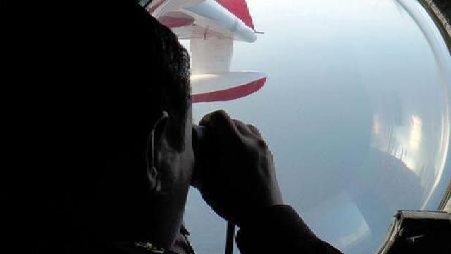 Rudele pasagerilor avionului malaezian MH370 dispărut cu trei ani în urmă vor finanța continuarea căutărilor 