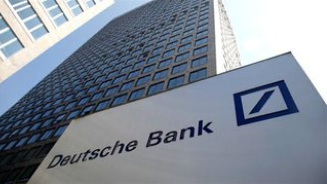 Prețul acțiunilor celei mai mari bănci germane s-a prăbușit la un minim istoric după suspiciunile legate de spălare de bani