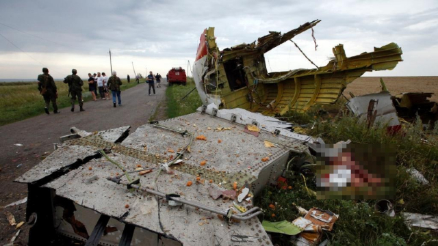 Avionul prăbușit în Ucraina:  Au fost publicate numele a două persoane vorbitoare de limbă rusă