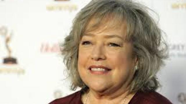 Kathy Bates a primit o stea pe Hollywood Walk of Fame 