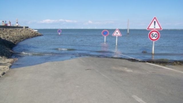 Drumul care dispare sub apă de două ori pe zi (VIDEO) 