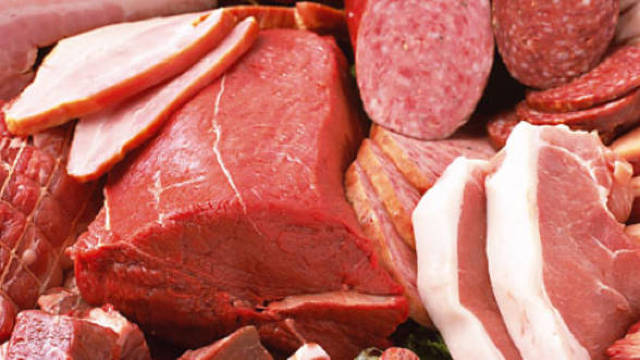 Carnea de porc s-a scumpit la piață