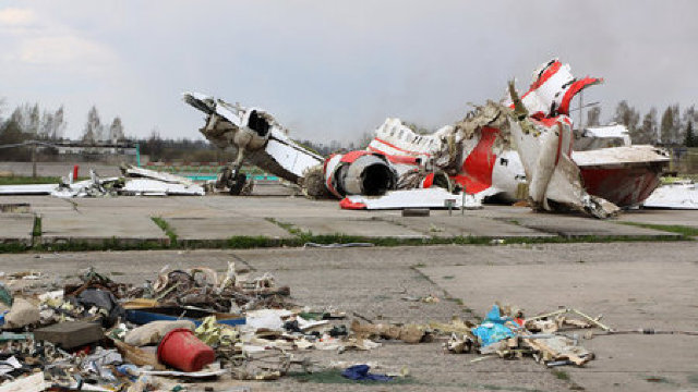 Victimele accidentului aviatic de la Smolensk vor fi DESHUMATE