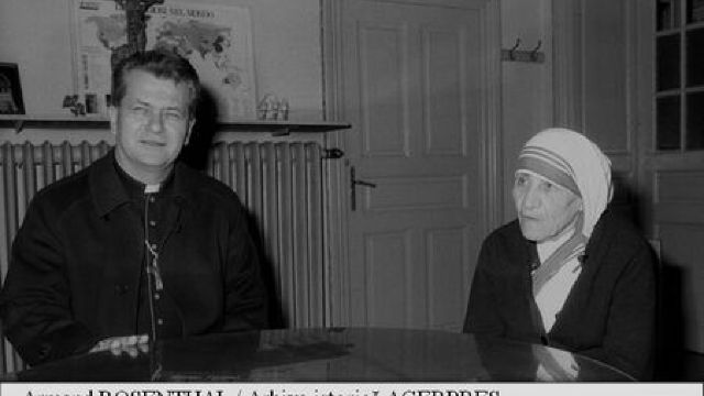 DOCUMENTAR: Maica Tereza, laureată a premiului Nobel pentru Pace, este canonizată