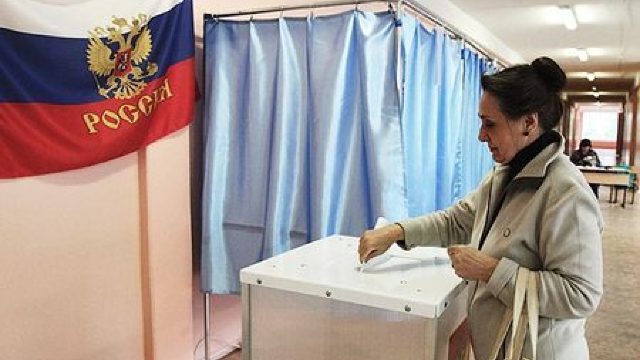 Au început alegerile în Rusia