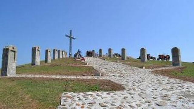 România: A fost sfințit ansamblul creștin de la Valea Cerului
