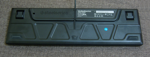 FOTO | SteelSeries Apex M400 - tastatură compactă pentru gaming competitiv