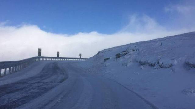 A nins pe Transalpina | Traficul rutier este restricționat (FOTO)