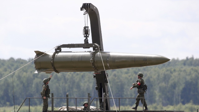 Ambasadorul Rusiei la UE: Rachetele Iskander la Kaliningrad sunt un avertisment pentru NATO 