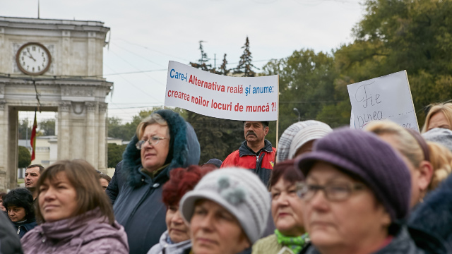 FOTO | Protest față de decizia Guvernului: ”Vrem Patentă!”, ”Cerem aviz pozitiv!”, ”Jos oligarhia!”