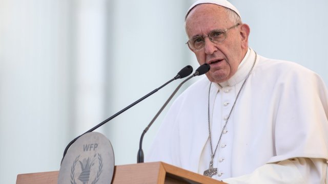 Papa Francisc își începe vizita de două zile ''într-un Egipt al Păcii''
