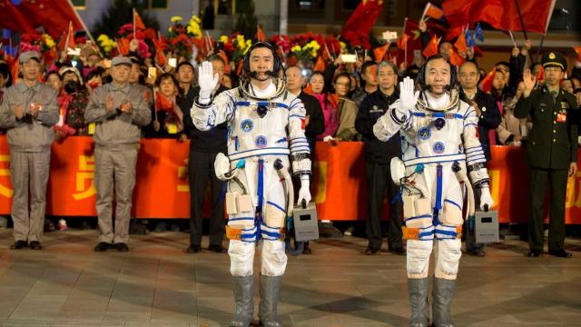 Astronauții chinezi de pe Shenzhou-11 au intrat în laboratorul spațial Tiangong-2 