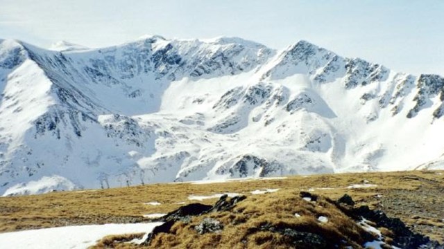 Stratul de zăpadă de pe versantul nordic al munților Fagăraș a atins 25 de centimetri