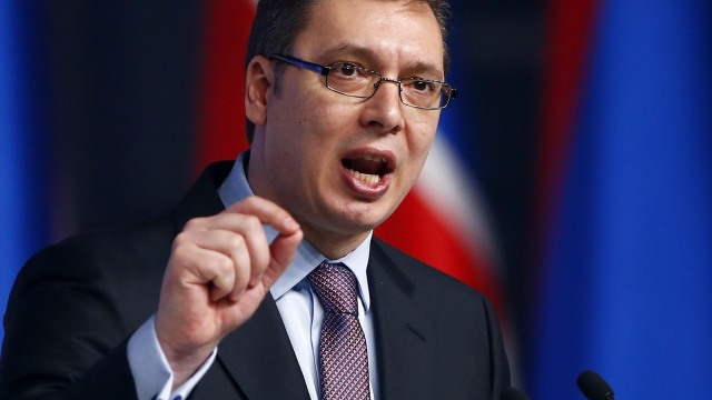 Posibilă tentativă de asasinat asupra premierului sârb. Aleksandar Vucic a fost dus într-un loc sigur