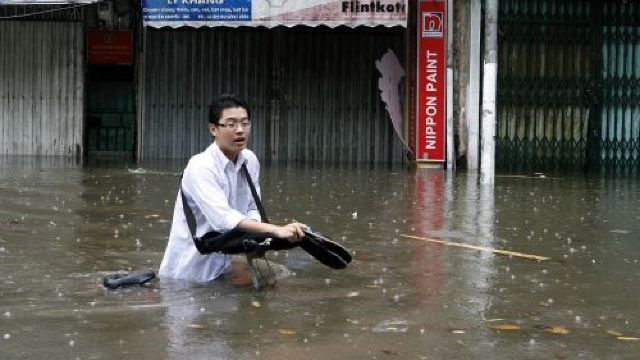 Cel puțin 21 de persoane au murit în urma inundațiilor din Vietnam