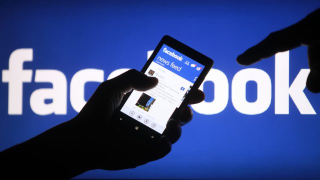 Facebook va permite publicarea unor imagini ''șocante''