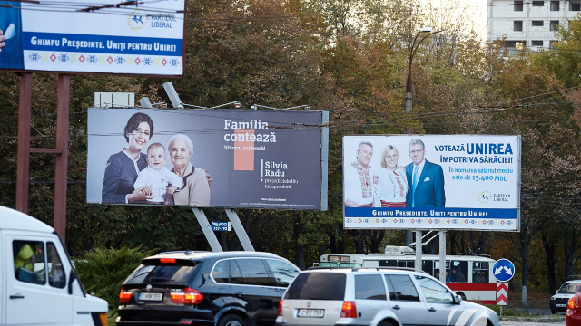 Alegeri 2016 | Panourile electorale au împânzit Chișinăul (GALERIE FOTO)