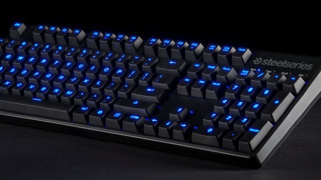 FOTO | SteelSeries Apex M400 - tastatură compactă pentru gaming competitiv