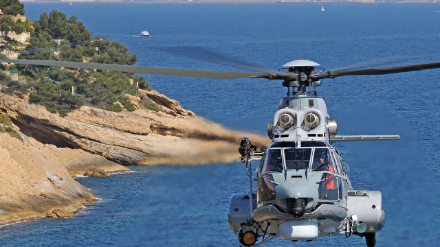 Spania a cumpărat primul elicopter H215. Acesta va fi produs în România din 2018