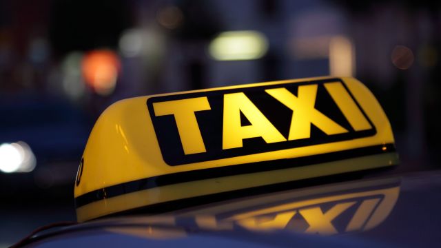 Prejudiciu de 15 milioane, adus de foști angajați ai MAI care controlau 90% din piața de taxi 
