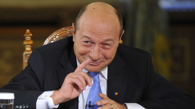 FOTO | Băsescu a depus jurământul de cetățean al R.Moldova 