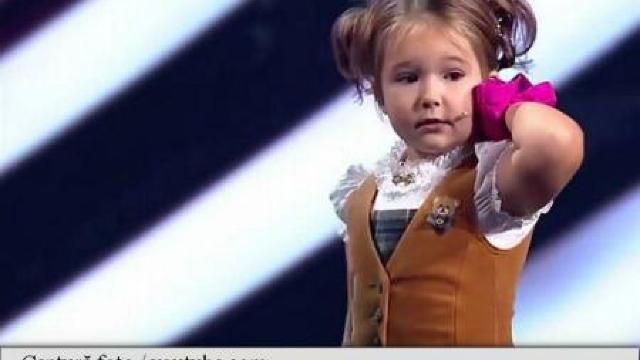 VIDEO | Înregistrarea video cu o fetiță de 4 ani care vorbește șase limbi străine a devenit virală pe internet