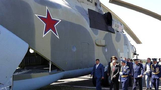 Rusia reactivează fostele baze militare ale URSS din Crimeea